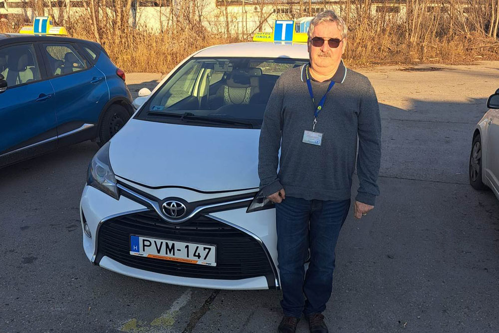 B kategória: Lutz János